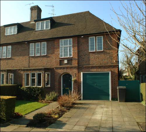 21 Litchfield Way